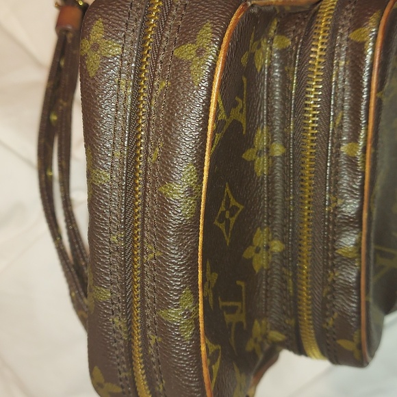 LOUIS VUITTON Aunthentic Vintage Monogram Amazon Shoulder Crossbody Bag - Picture 12 of 16